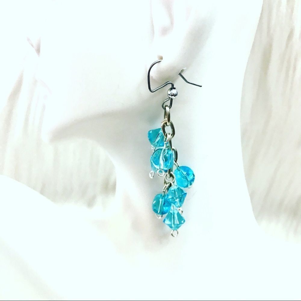 Handmade beaded earrings - Picture 2 of 3